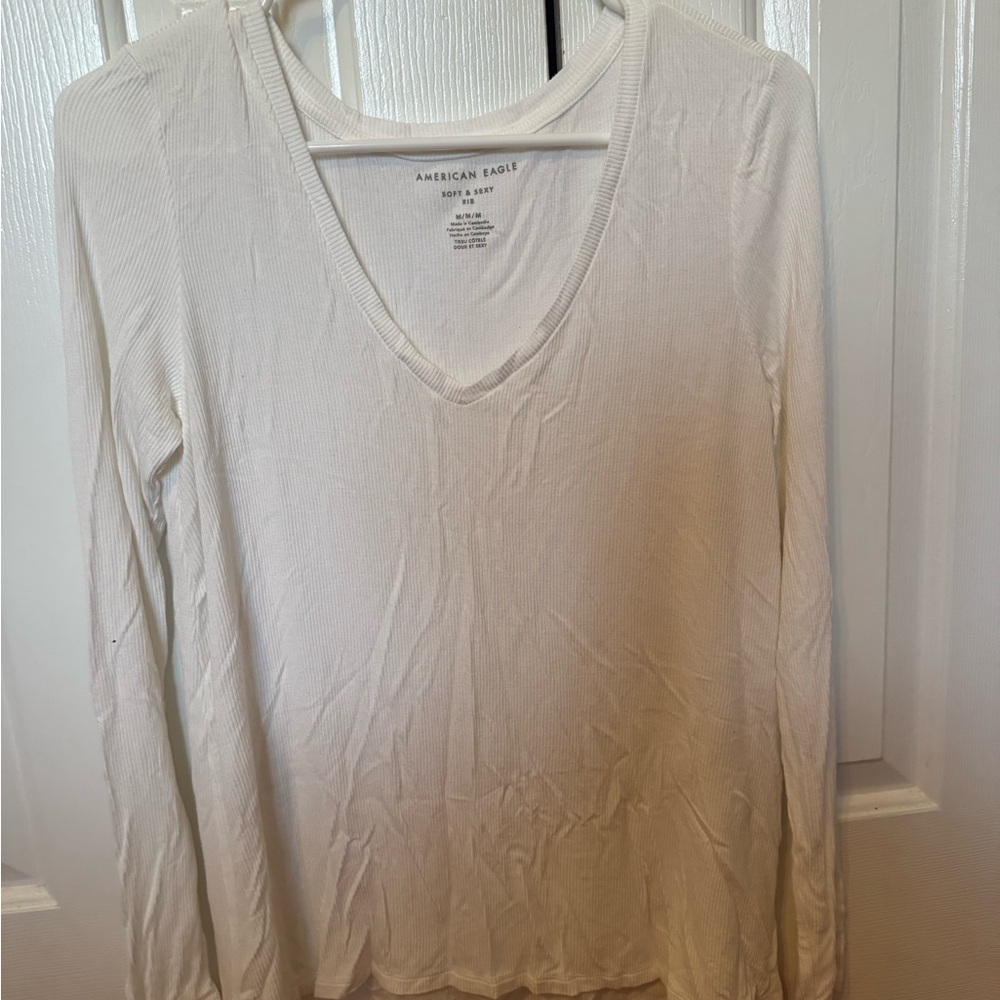 American Eagle Outfitters Cream Fitted Long Sleeve Tee